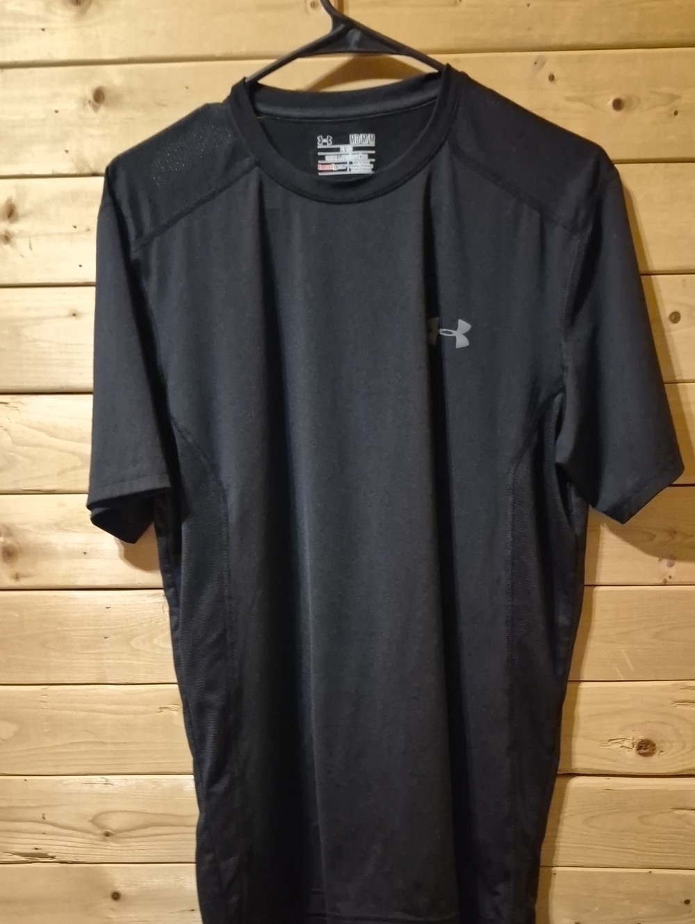 Mens Under Armour T-Shirt Size Medium Fitted